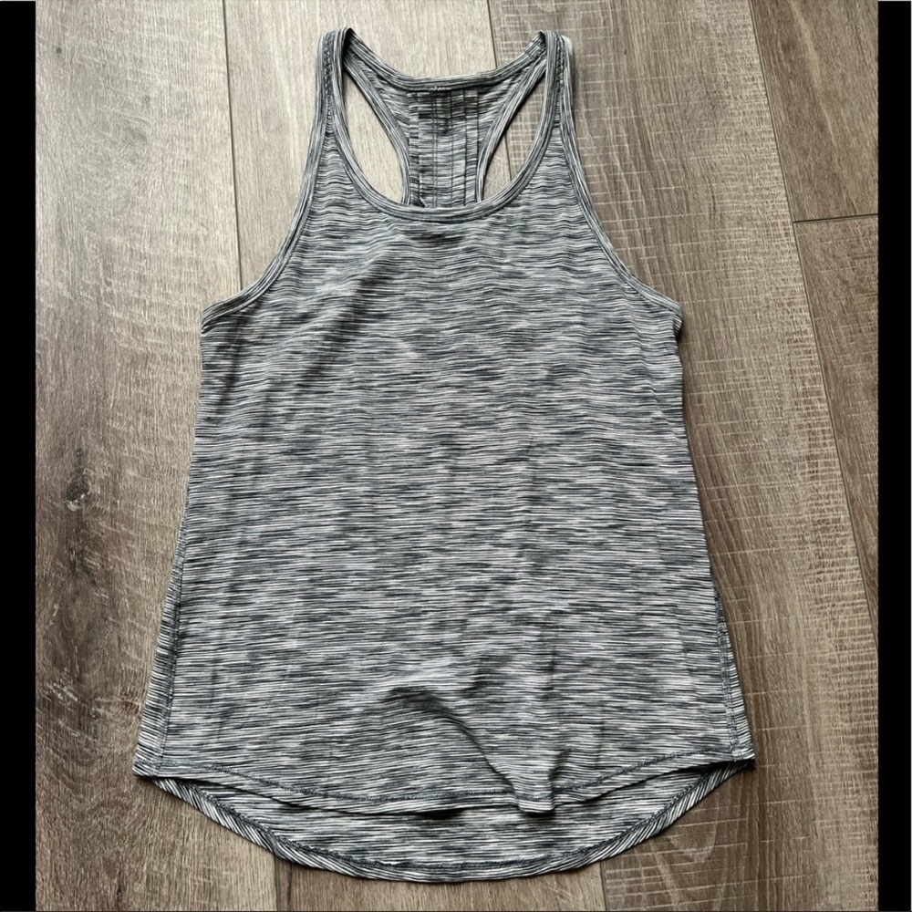 Lululemon Yogi Everyday Tank in 4 Color Space Dye White Black Size 2
